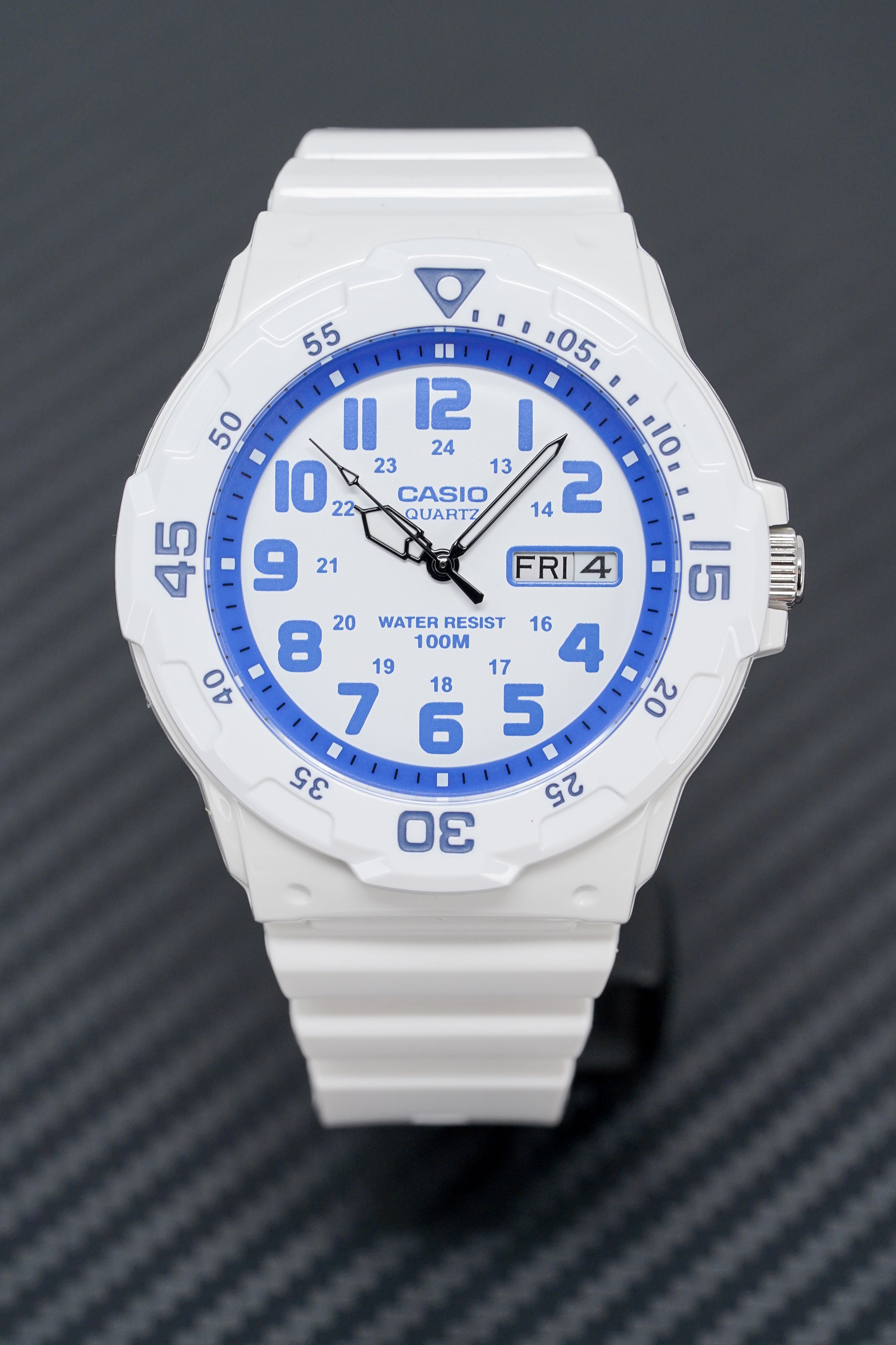 Casio Men's Diver Watch Analogue White/Blue