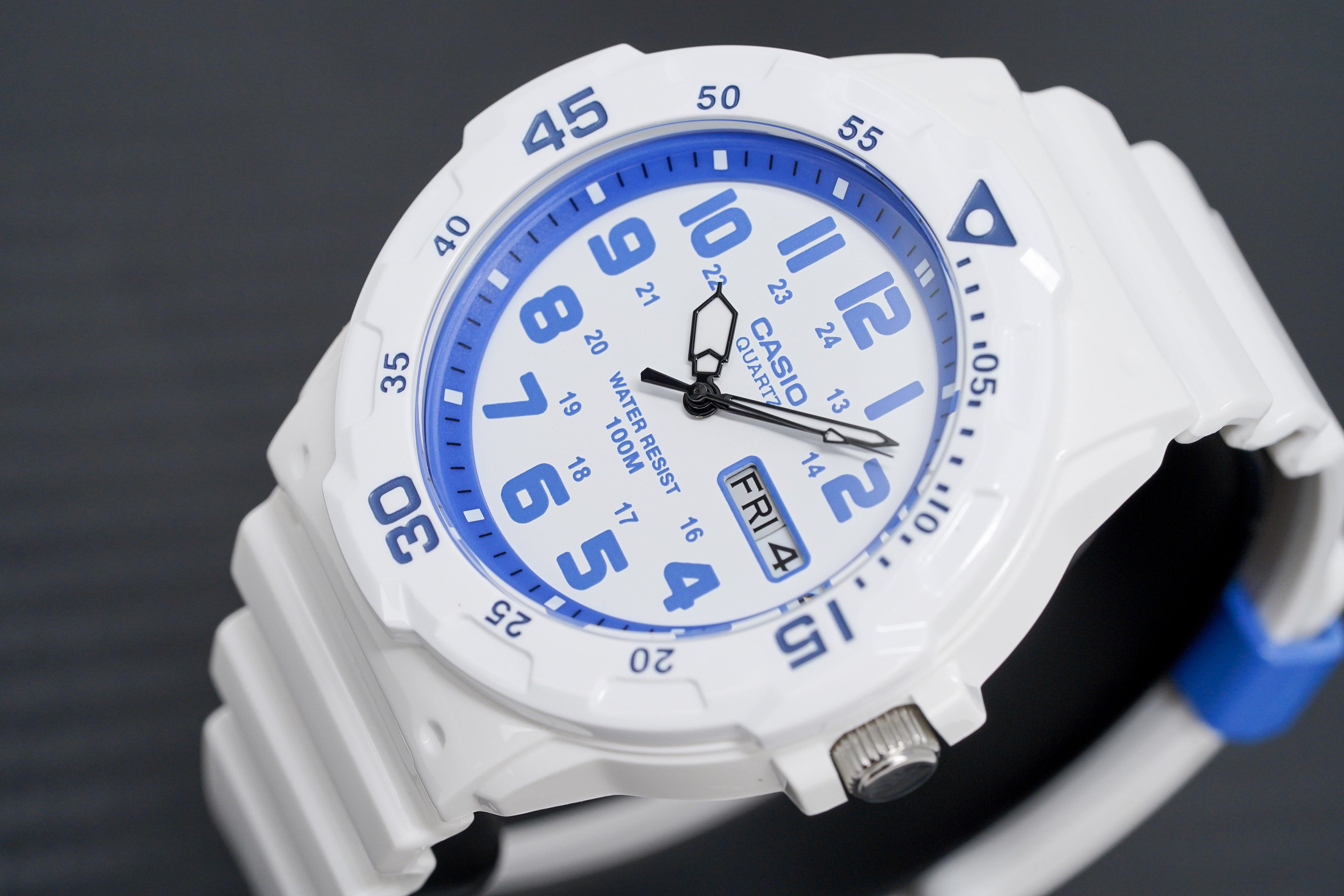 Casio Men's Diver Watch Analogue White/Blue