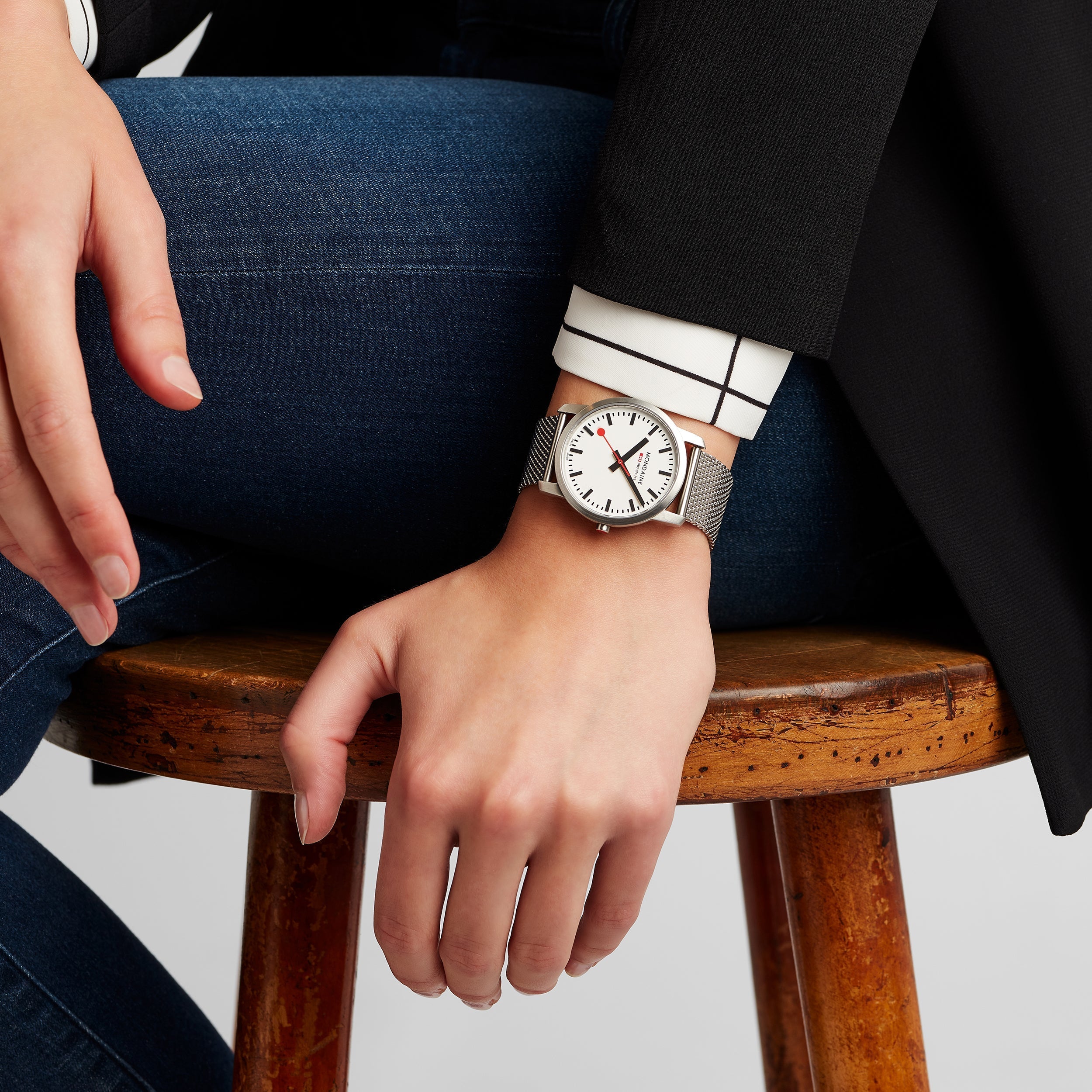 Analogue Watch - Mondaine Simply Elegant Unisex White Watch A400.30351.16SBZ