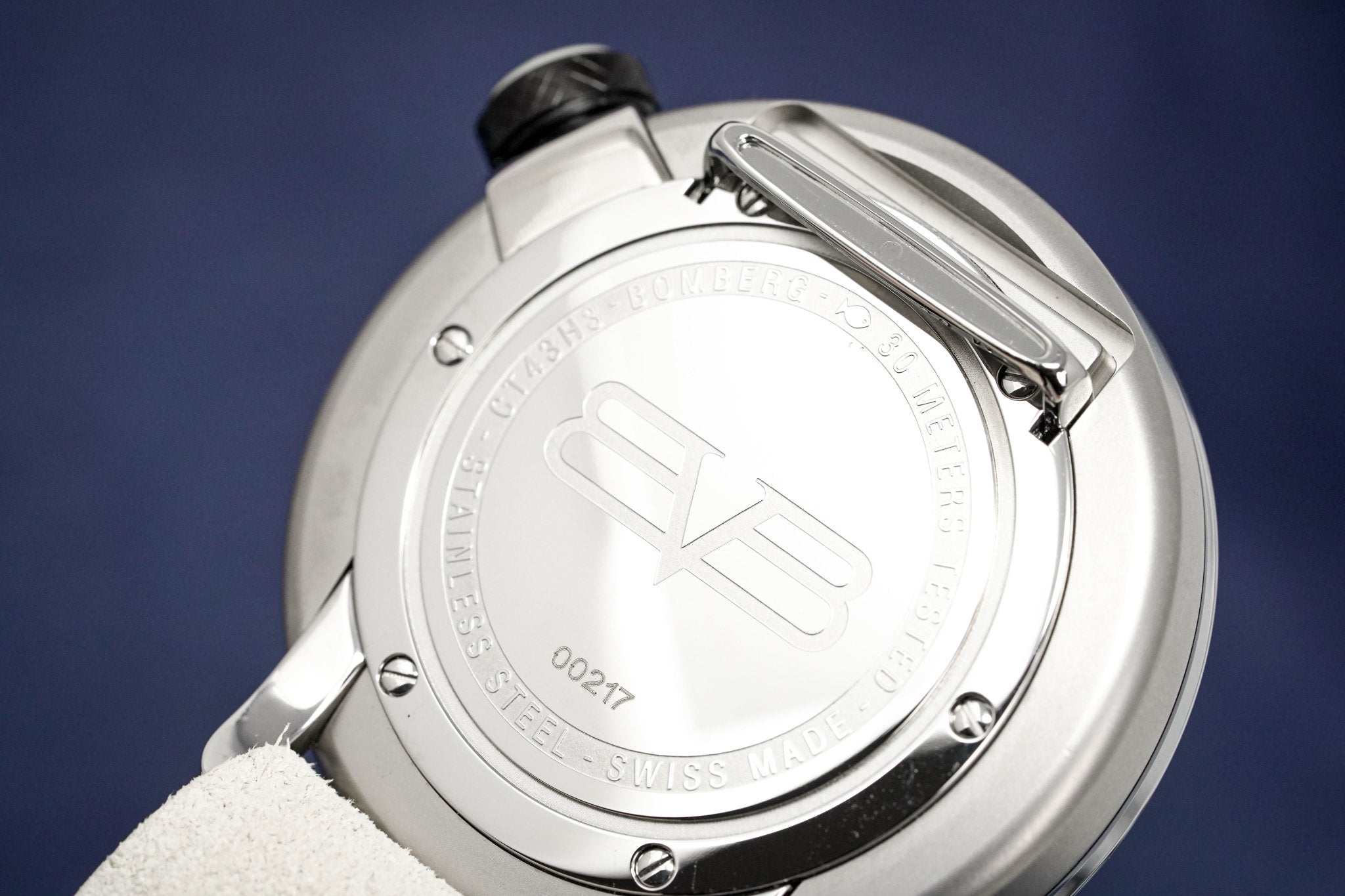 Bomberg Men's Watch BB-01 Ivory - WatchPilot