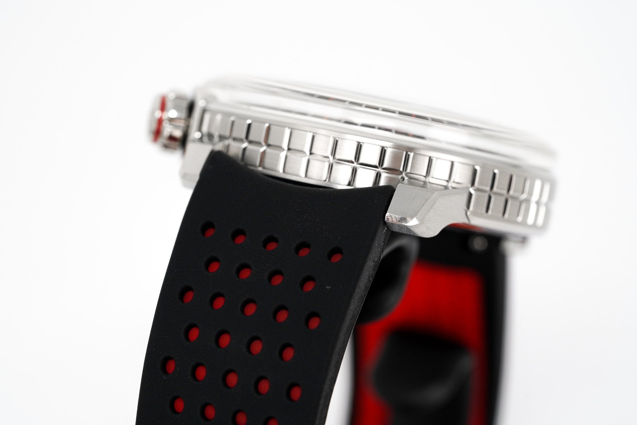 Bomberg Men's Watch BB-01 Stainless Steel Red CT43ASS.22-1.11 - WatchPilot