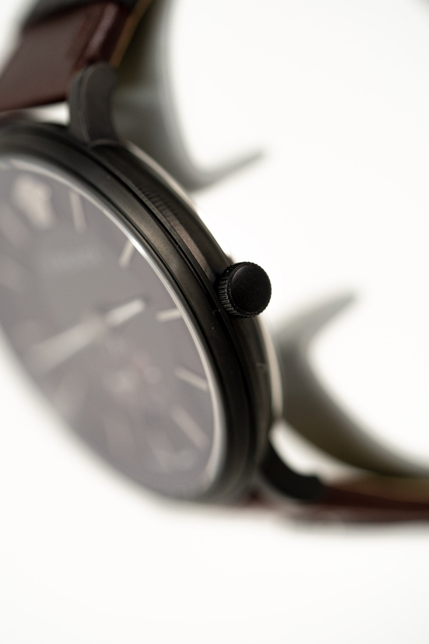 Versace V-Circle Small Seconds IP Black - WatchPilot
